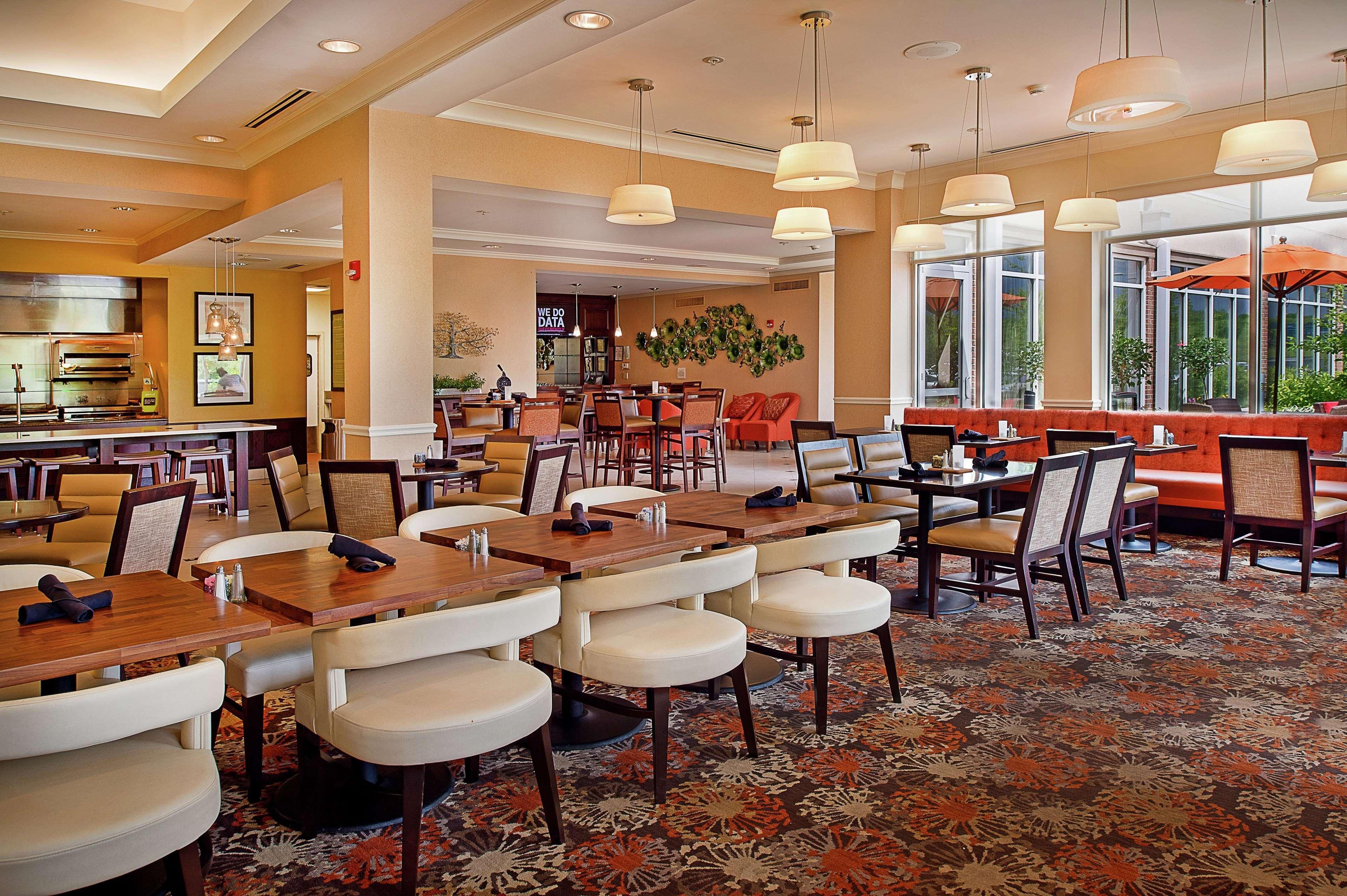 Hilton Garden Inn St. Louis Airport Berkeley Bagian luar foto