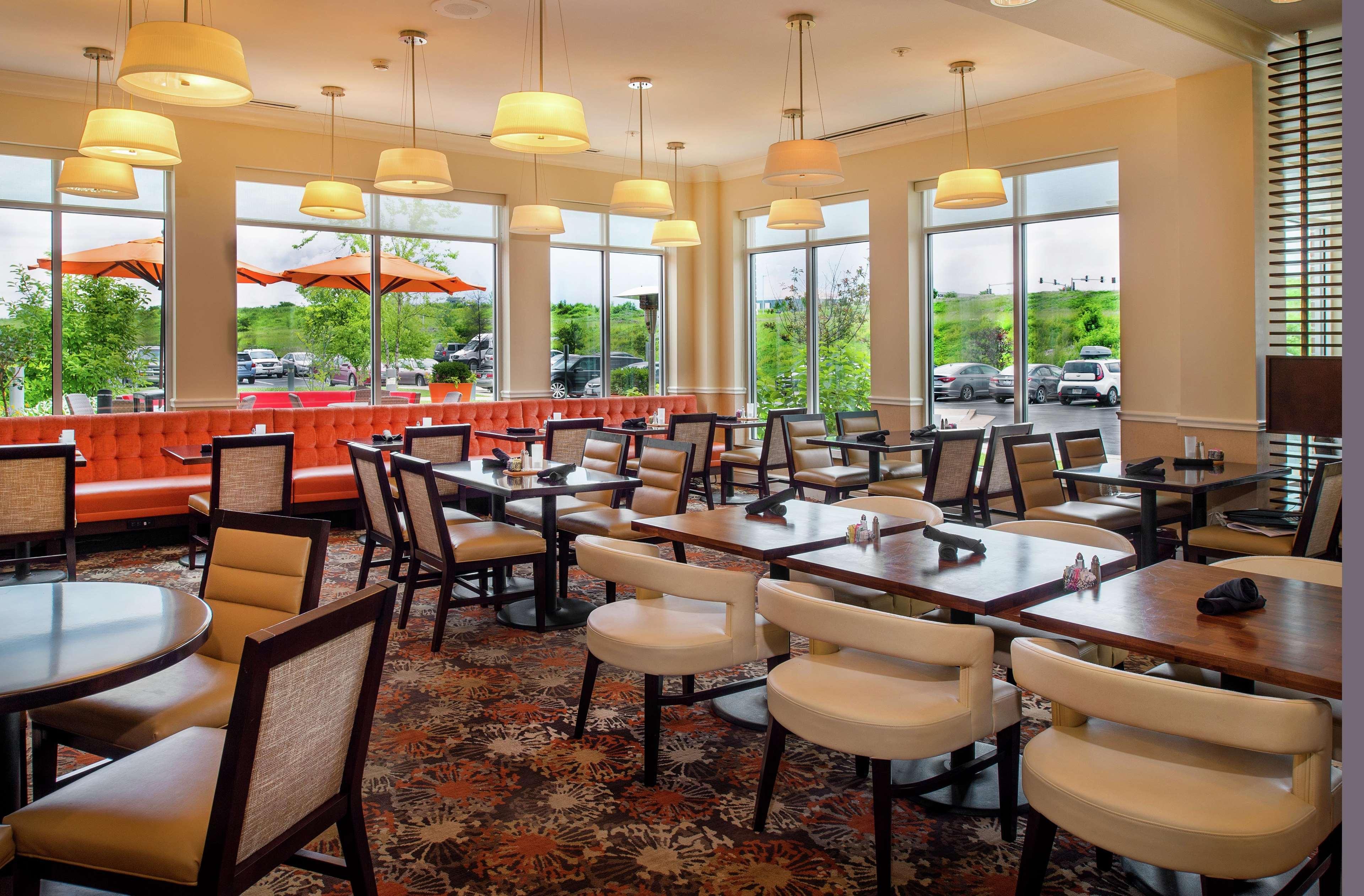 Hilton Garden Inn St. Louis Airport Berkeley Bagian luar foto