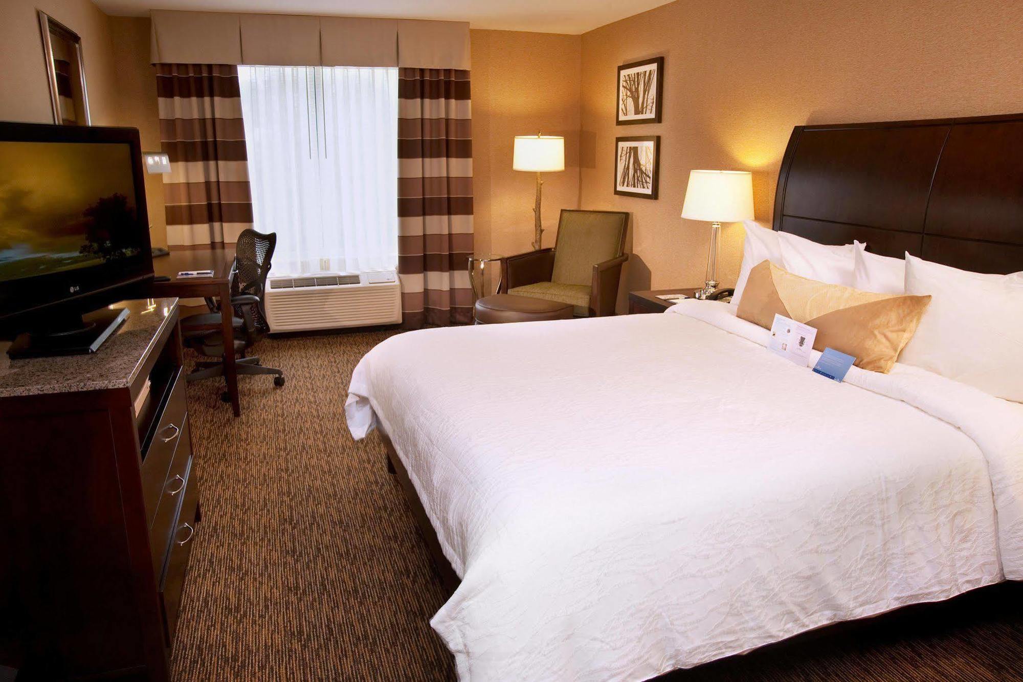 Hilton Garden Inn St. Louis Airport Berkeley Ruang foto